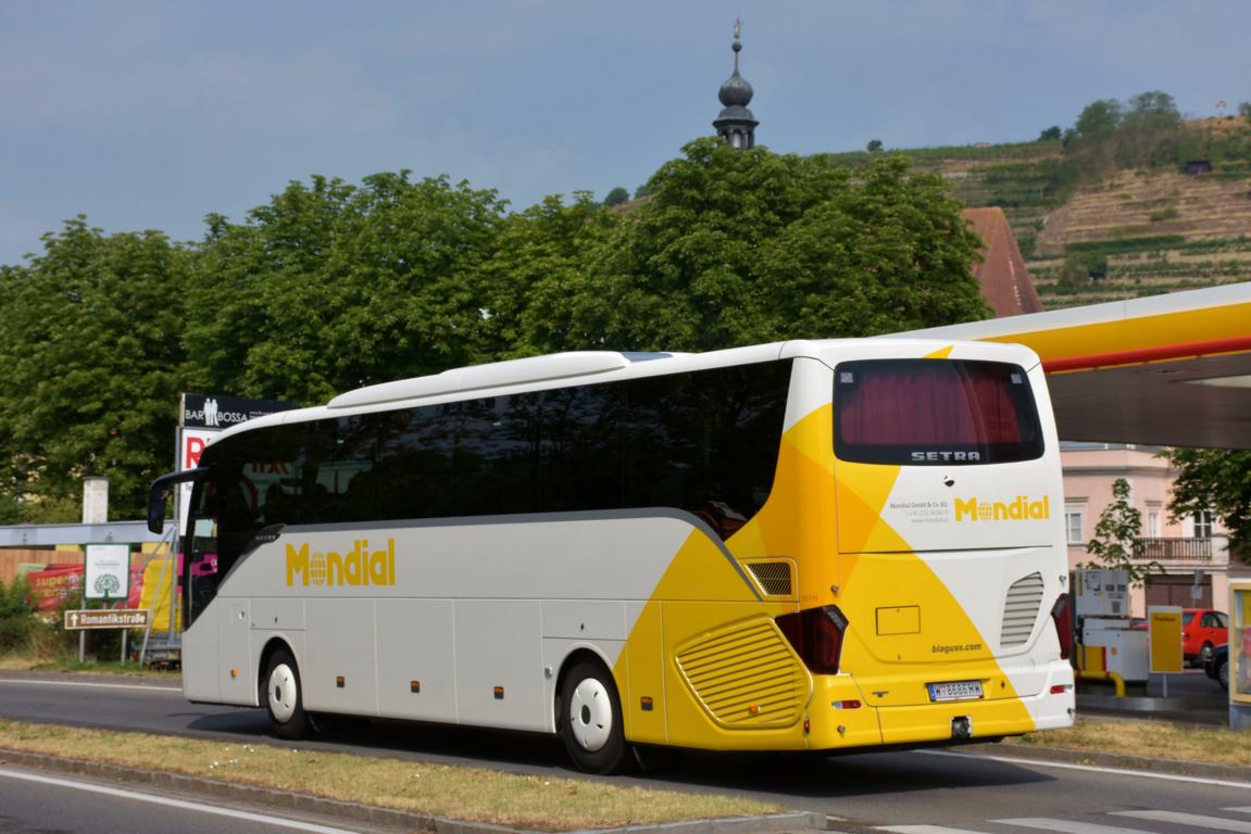 Setra 515 HD von Blaguss Reisen+Reisebro Mondial aus Wien 06/2017 in Krems.