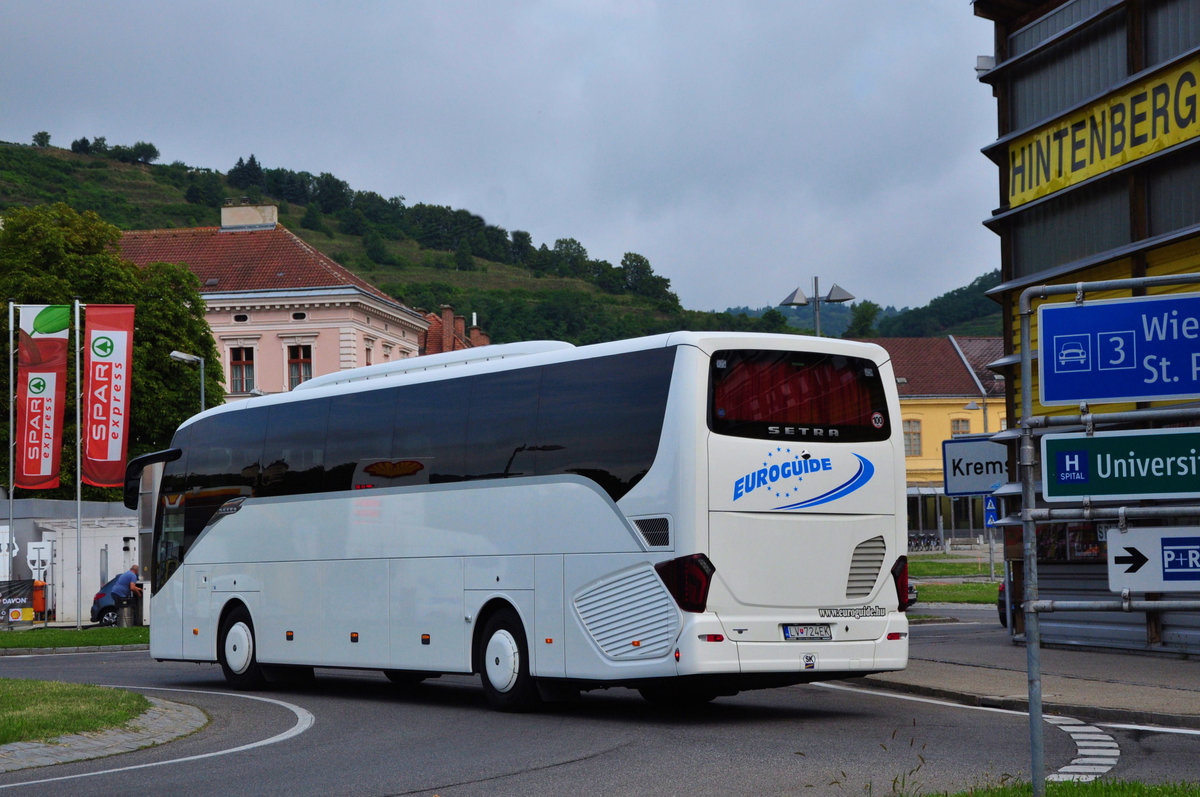 Setra 515 HD von Euroguide aus Ungarn in Krems gesehen.