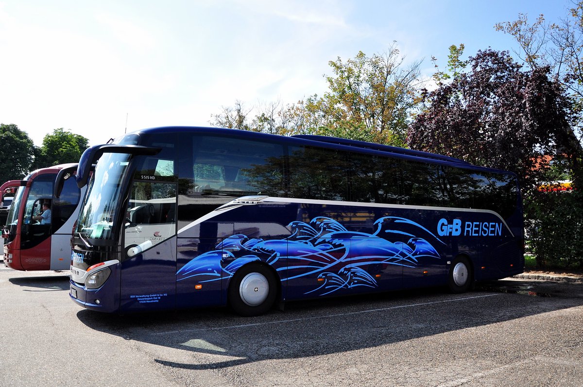 Setra 515 HD von GFB Reisen aus der BRD in Krems gesehen.