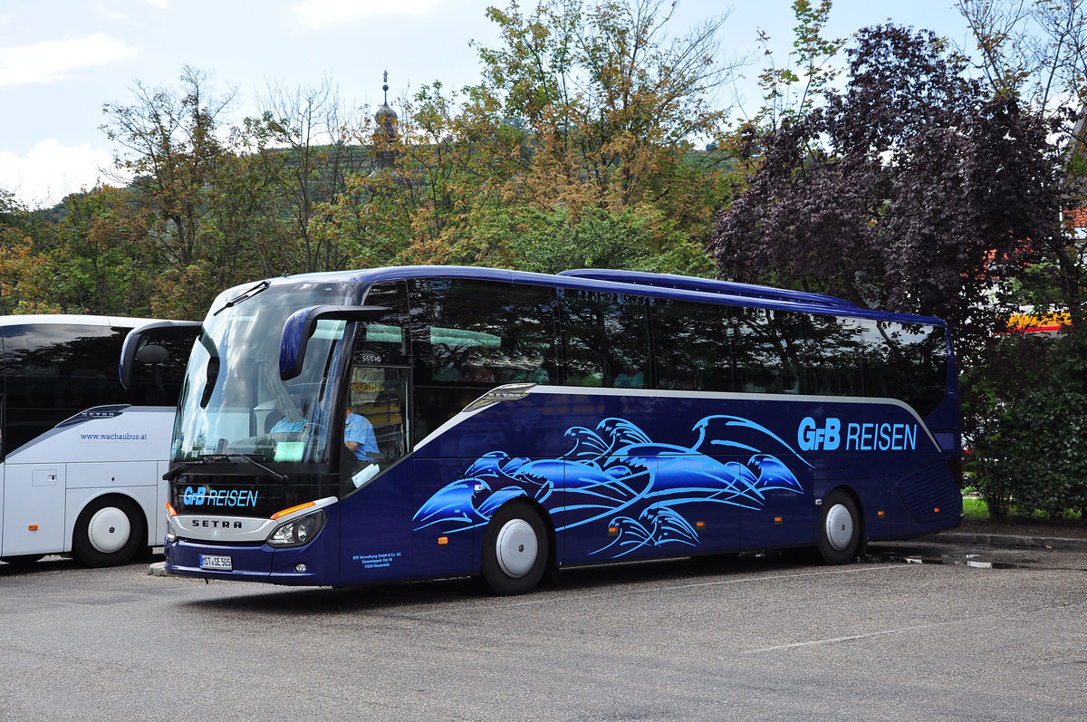 Setra 515 HD von GFB Reisen aus der BRD in Krems gesehen.