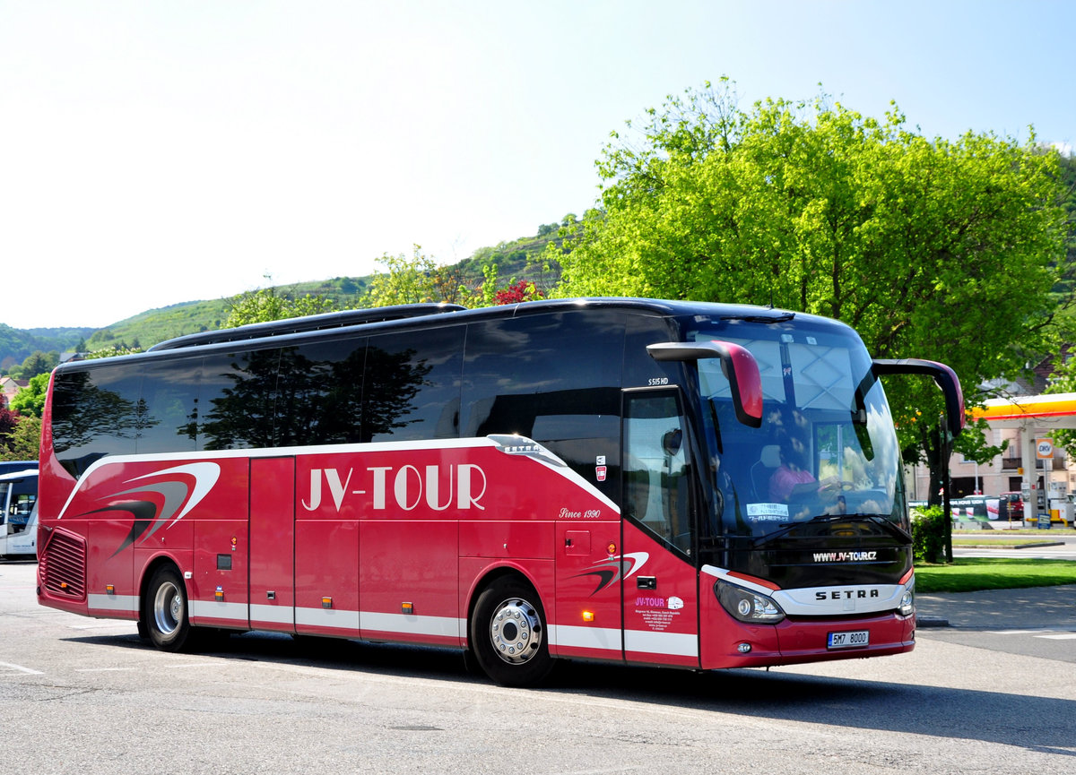 Setra 515 HD von JV-Tour aus der CZ in Krems.