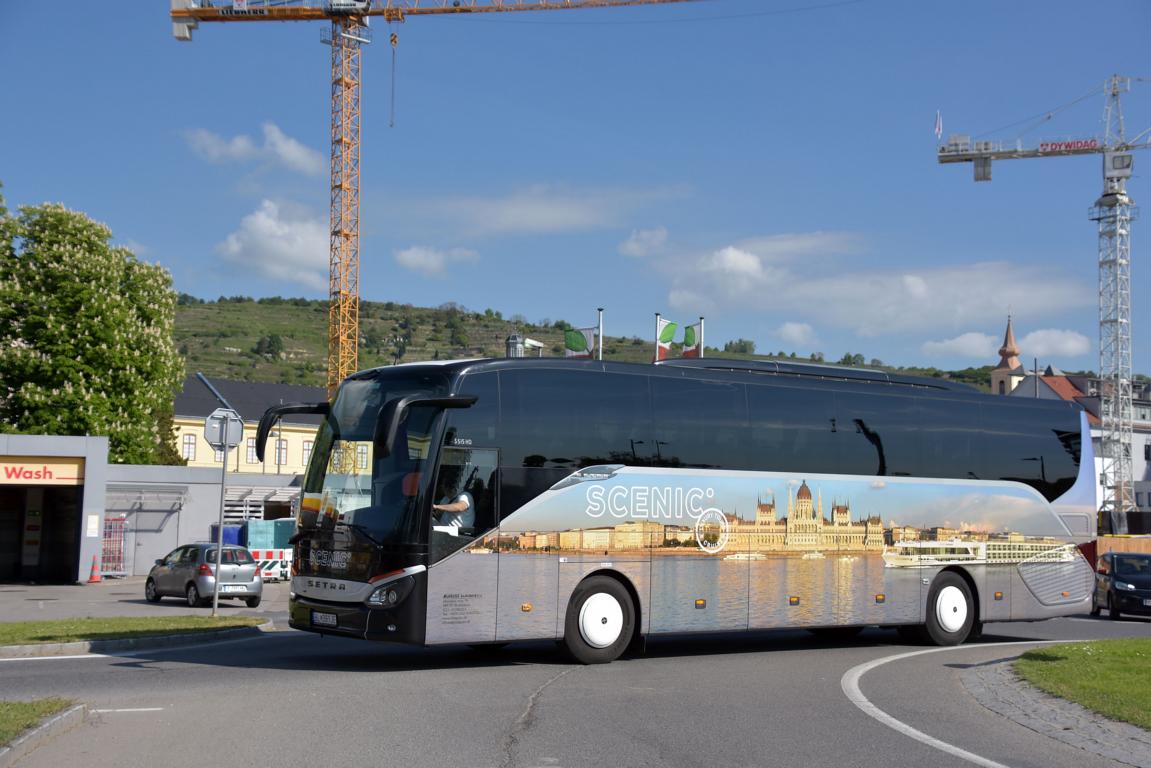 Setra 515 HD von SCENIC (Blaguss) Tours aus der SK in Krems.