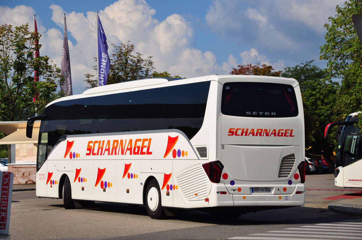 Setra 515 HD von Scharnagel Reisen aus der BRD in Krems.