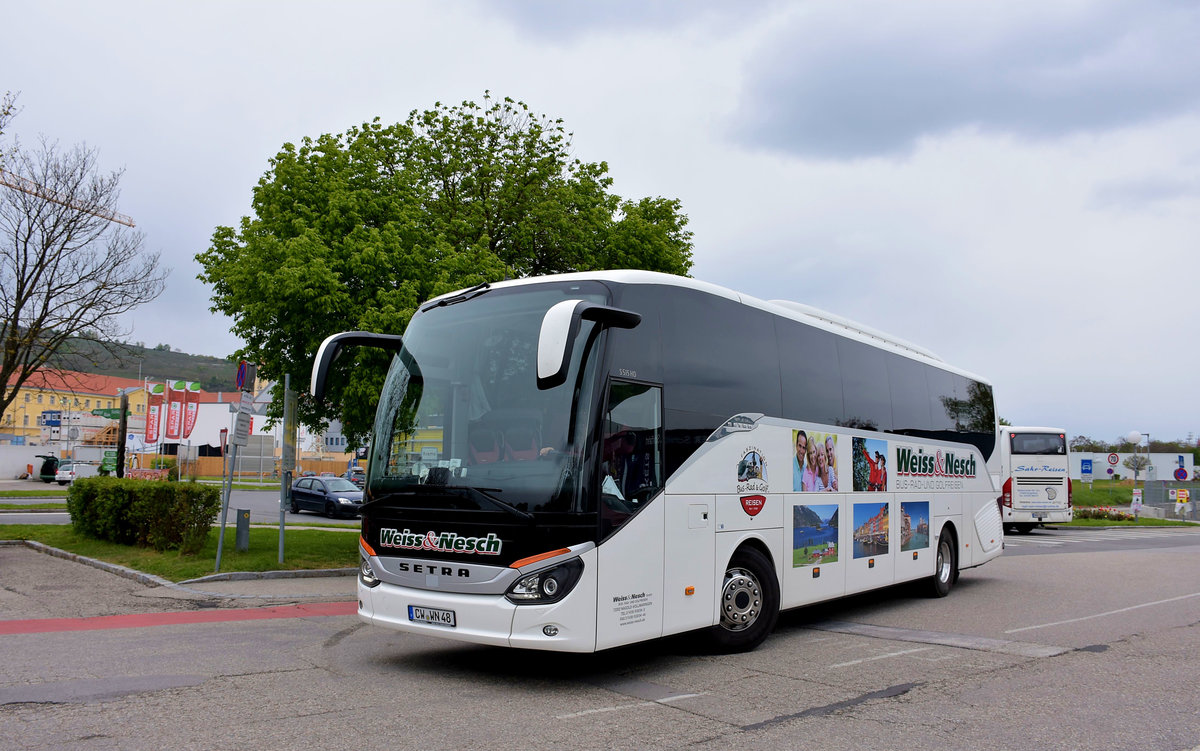 Setra 515 HD von Weiss & Nesch Reisen aus der BRD in Krems.