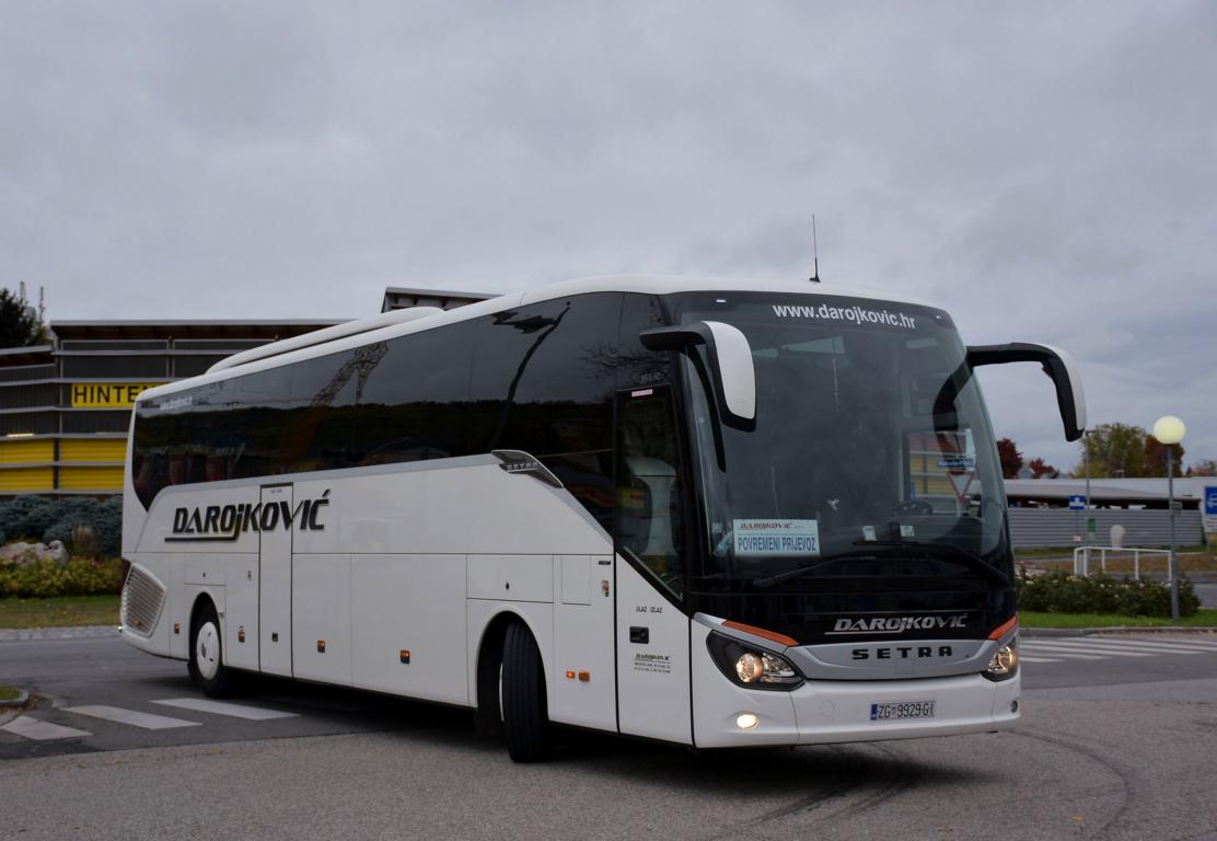 Setra 516 HD von Darojkovic Reisen aus HR im Okt.2017 in Krems.