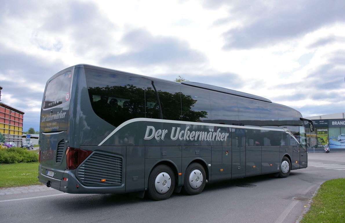 Setra 516 HD von  Der Ukermrker  aus der BRD in Krems.