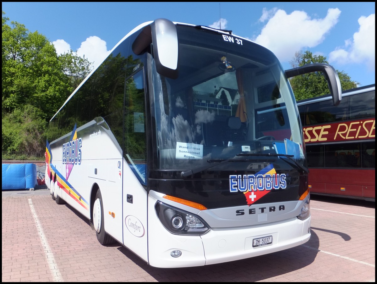 Setra 516 HD von Eurobus aus der Schweiz im Stadthafen Sassnitz.