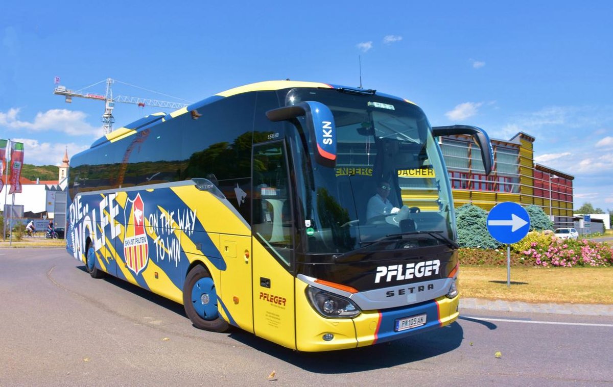 Setra 516 HD von Pfleger Reisen aus Niedersterreich 06/2017 in Krems.