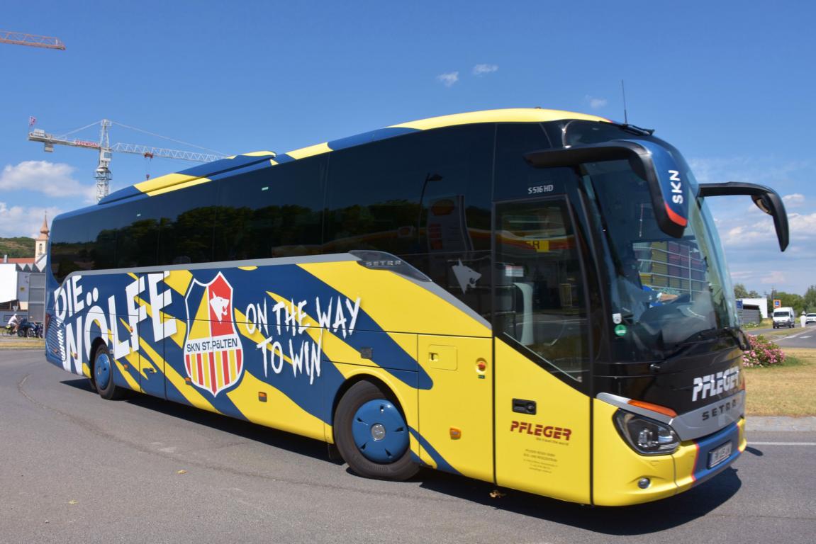 Setra 516 HD von Pfleger Reisen aus Niedersterreich 06/2017 in Krems.