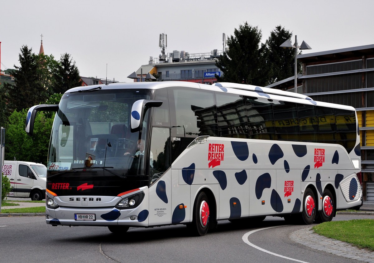 Setra 516 HD von Retter Reisen aus sterreich am 9.5.2015 in Krems.