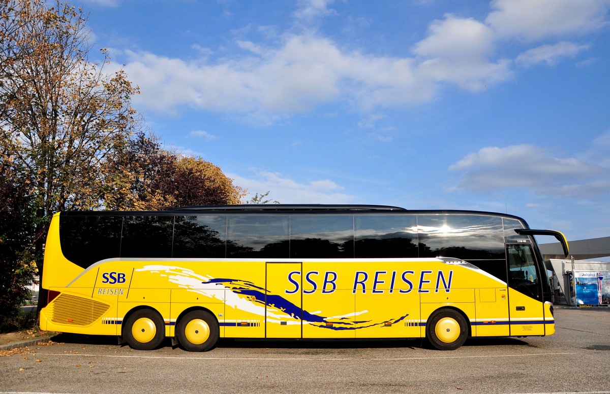 SETRA 516 HD von SSB Reisen aus der BRD im Herbst 2013 in Krems.