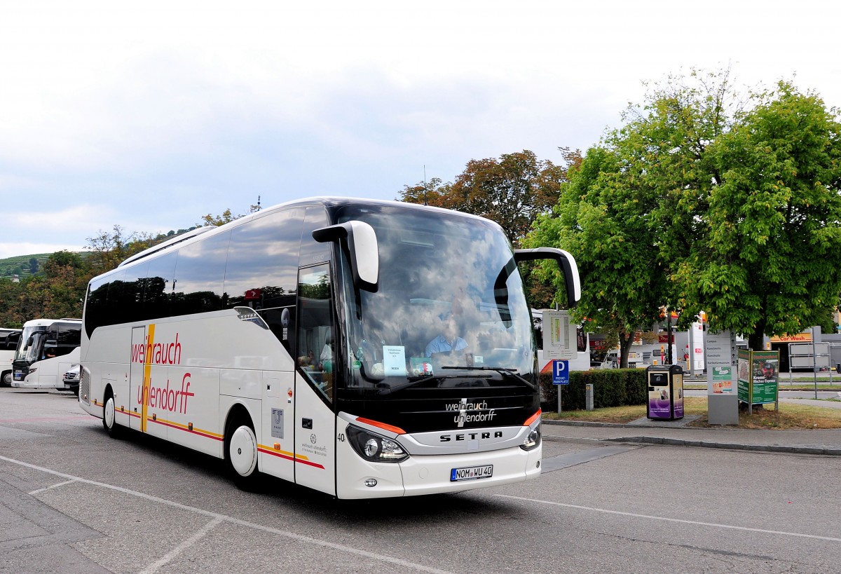 Setra 516 HD von Weihrauch Uhlendorft aus der BRD in Krems gesehen.