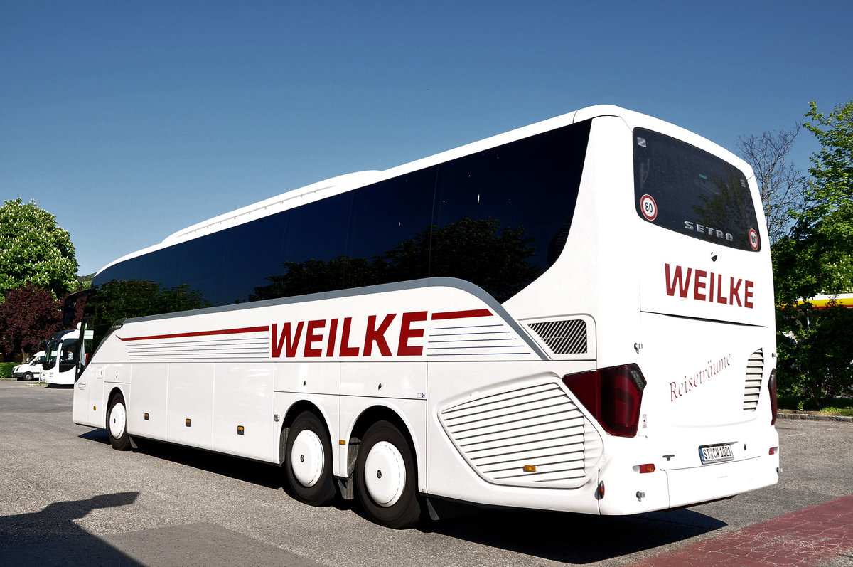 Setra 516 HD von Weilke Reisen aus der BRD in Krems gesehen.