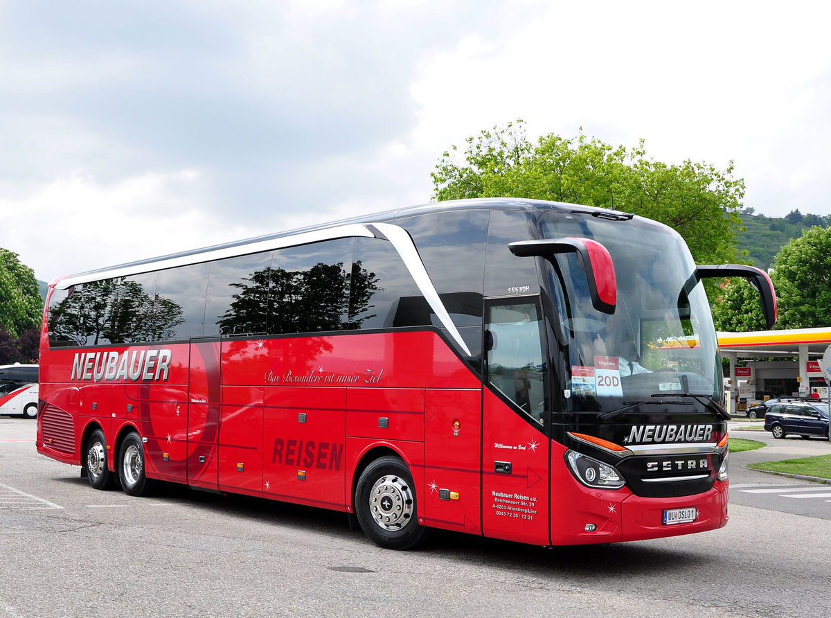 Setra 516 HDH von Neubauer Reisen aus sterreich in Krems gesehen.