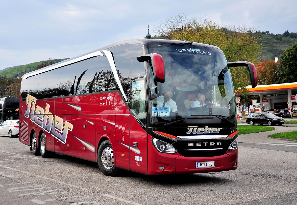 Setra 516 HDH von Tieber Reisen aus der Steiermark/Österreich am 20.9.2014 in Krems.