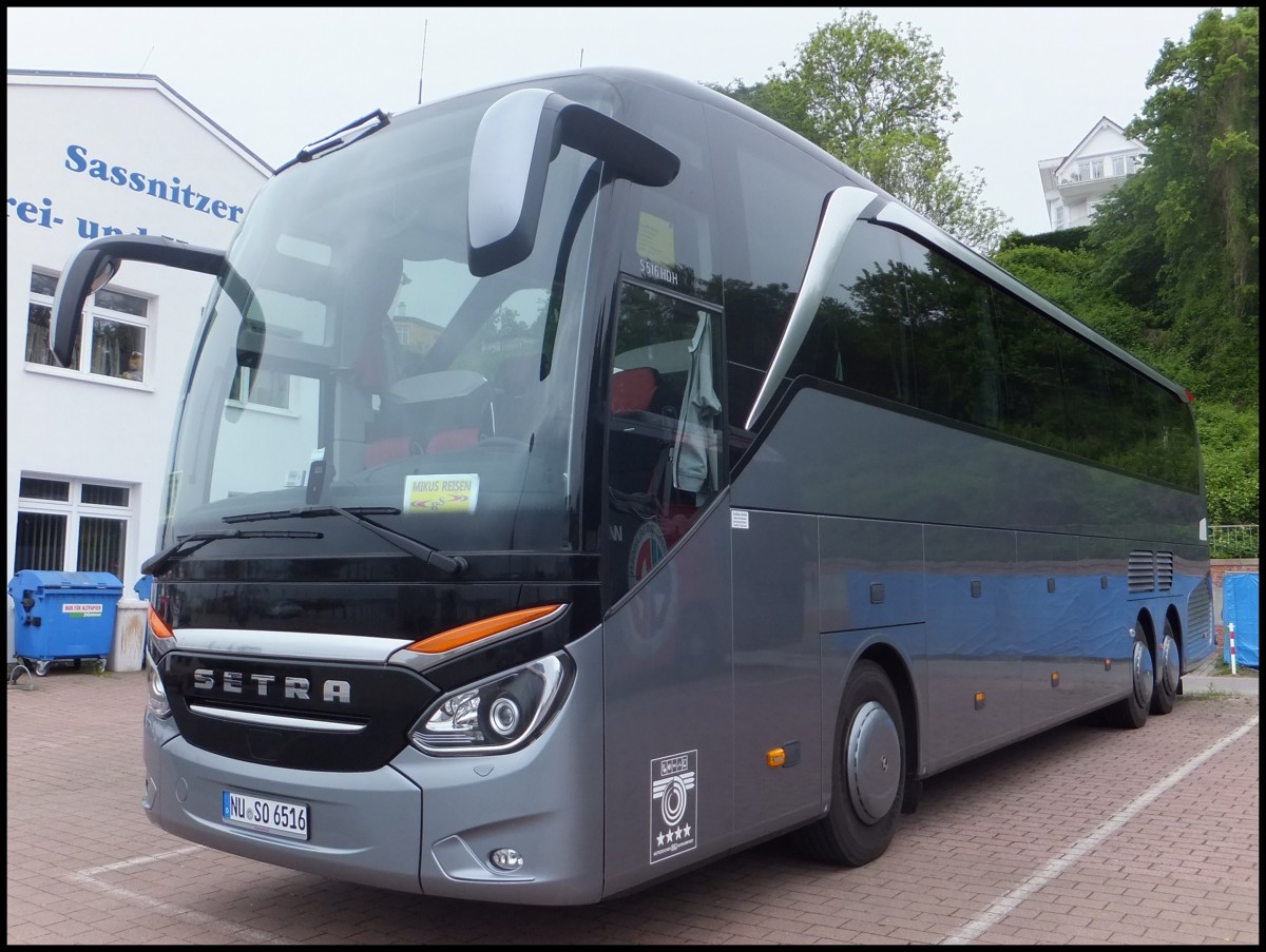 Setra 516 HDH Vorfhrwagen aus Deutschland im Stadthafen Sassnitz.