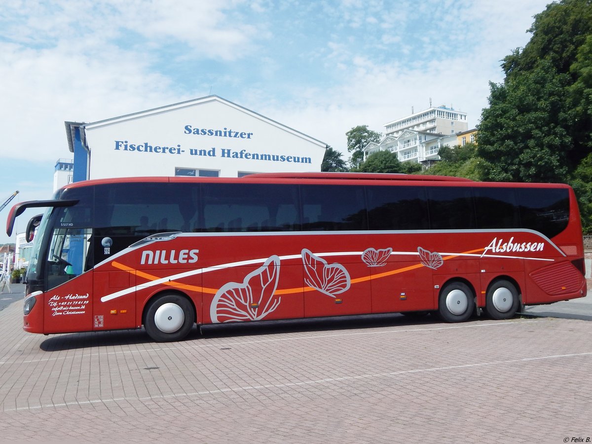 Setra 517 HD von Alsbussen aus Dänemark im Stadthafen Sassnitz. 