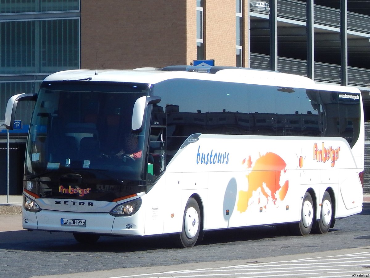 Setra 517 HD von Amberger aus Deutschland im Stadthafen Sassnitz.