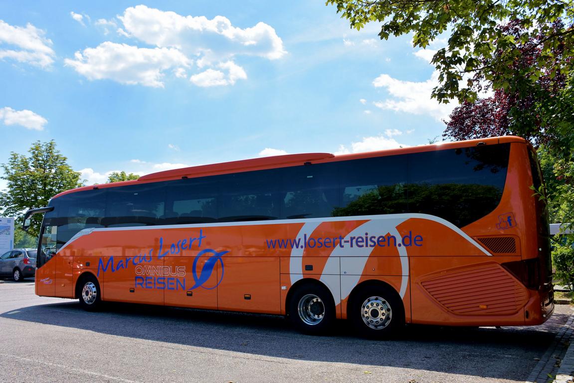 Setra 517 HD von Marcus Losert Reisen aus der BRD 06/2017 in Krems.