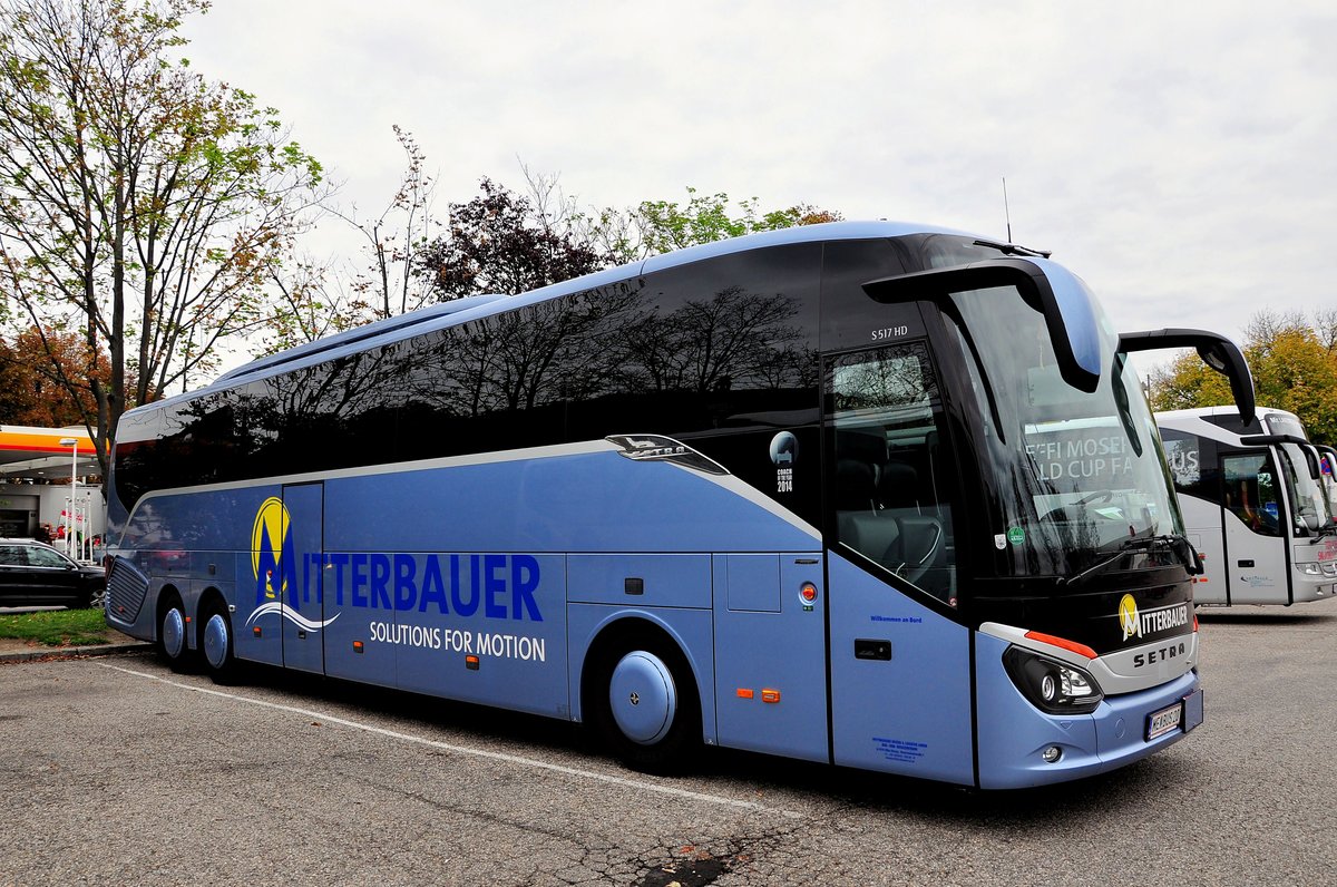 Setra 517 HD von Mitterbauer Reisen aus Niedersterreich in Krems gesehen.