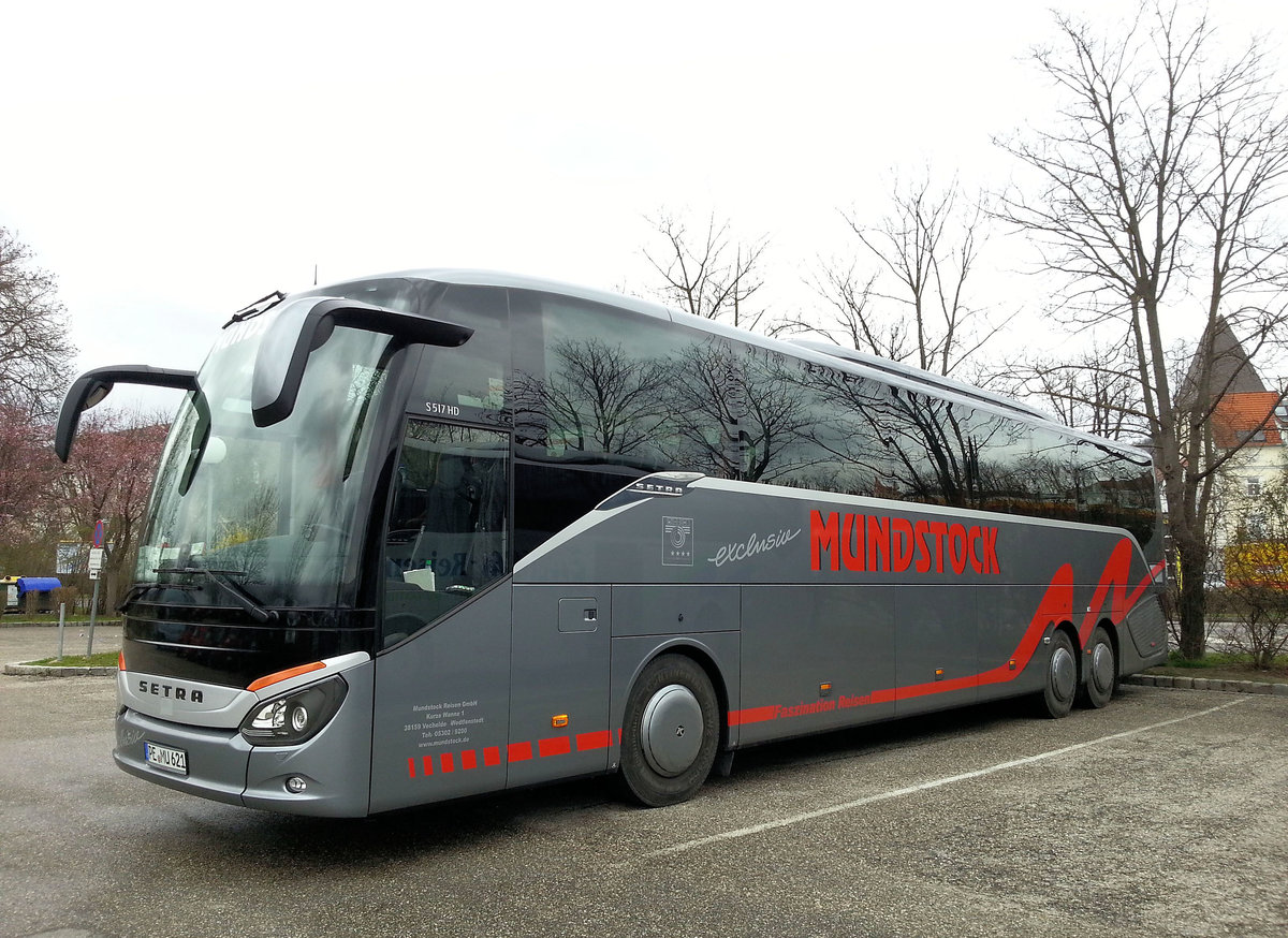 Setra 517 HD von Mundstock Reisen aus der BRD in Krems.