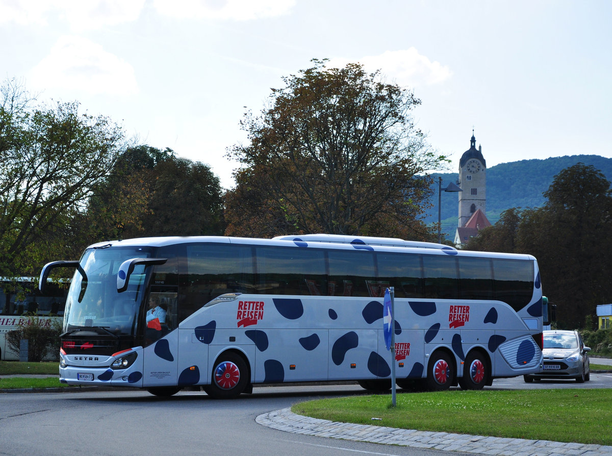 Setra 517 HD von RETTER Reisen aus sterreich in Krems gesehen.