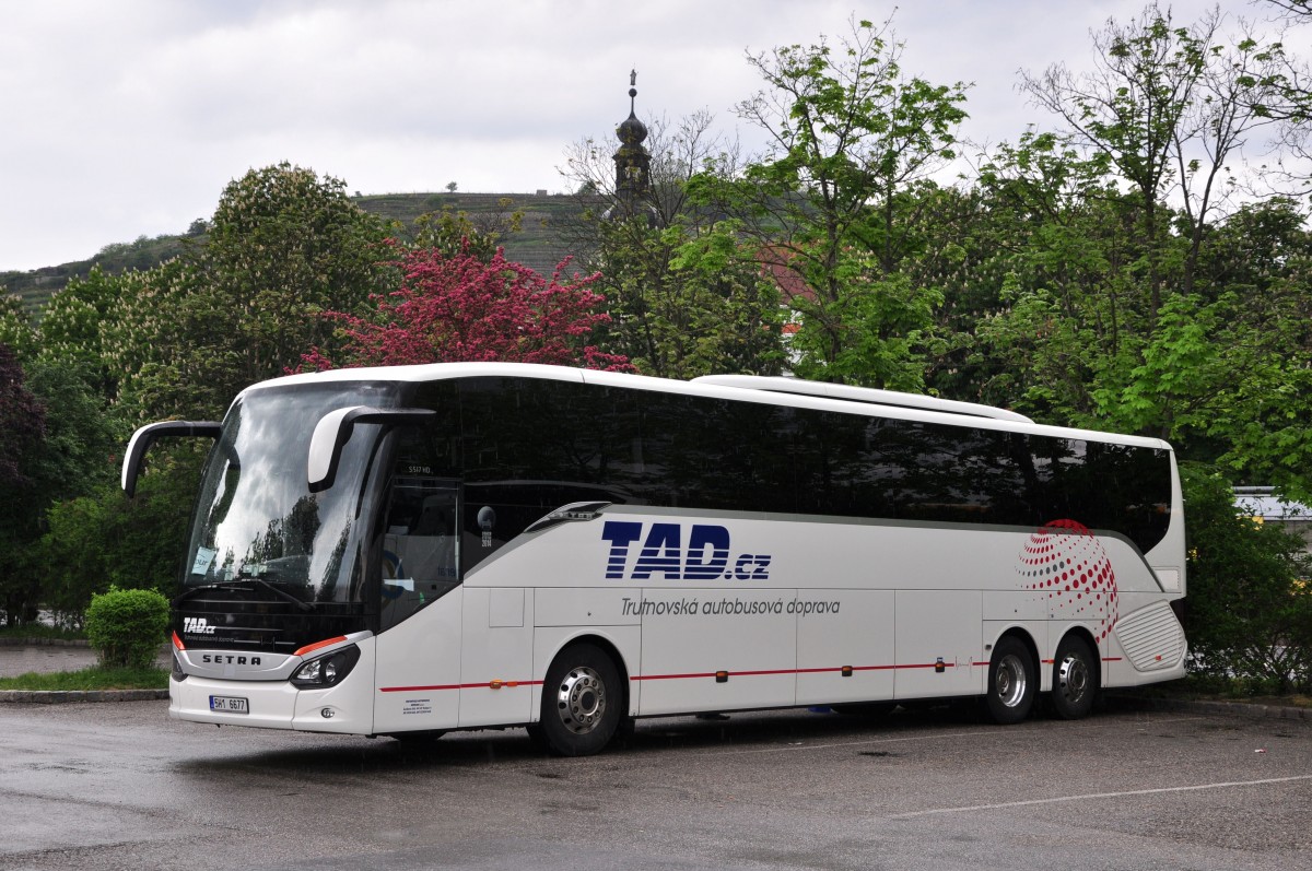 Setra 517 HD von TAD.cz am 9.5.2015 in Krems.