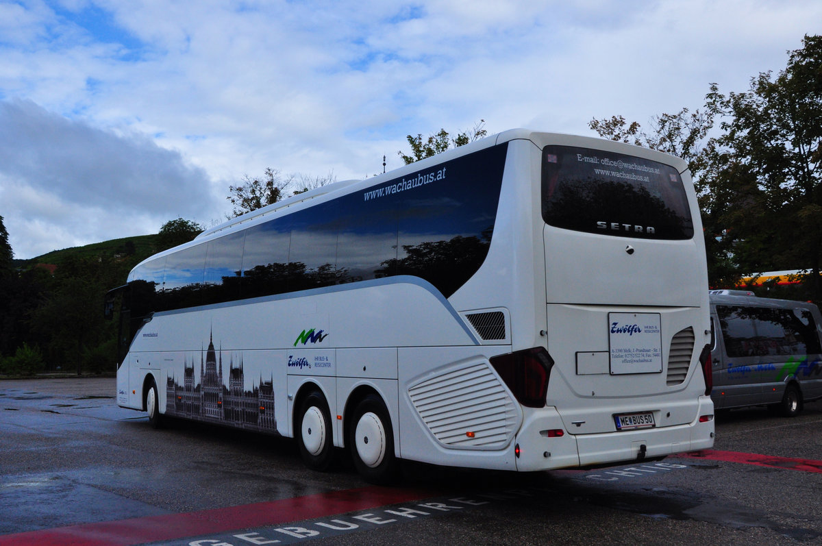 Setra 517 HD von Zwlfer Reisen - Wachaubus  aus Niedersterreich in Krems gesehen.