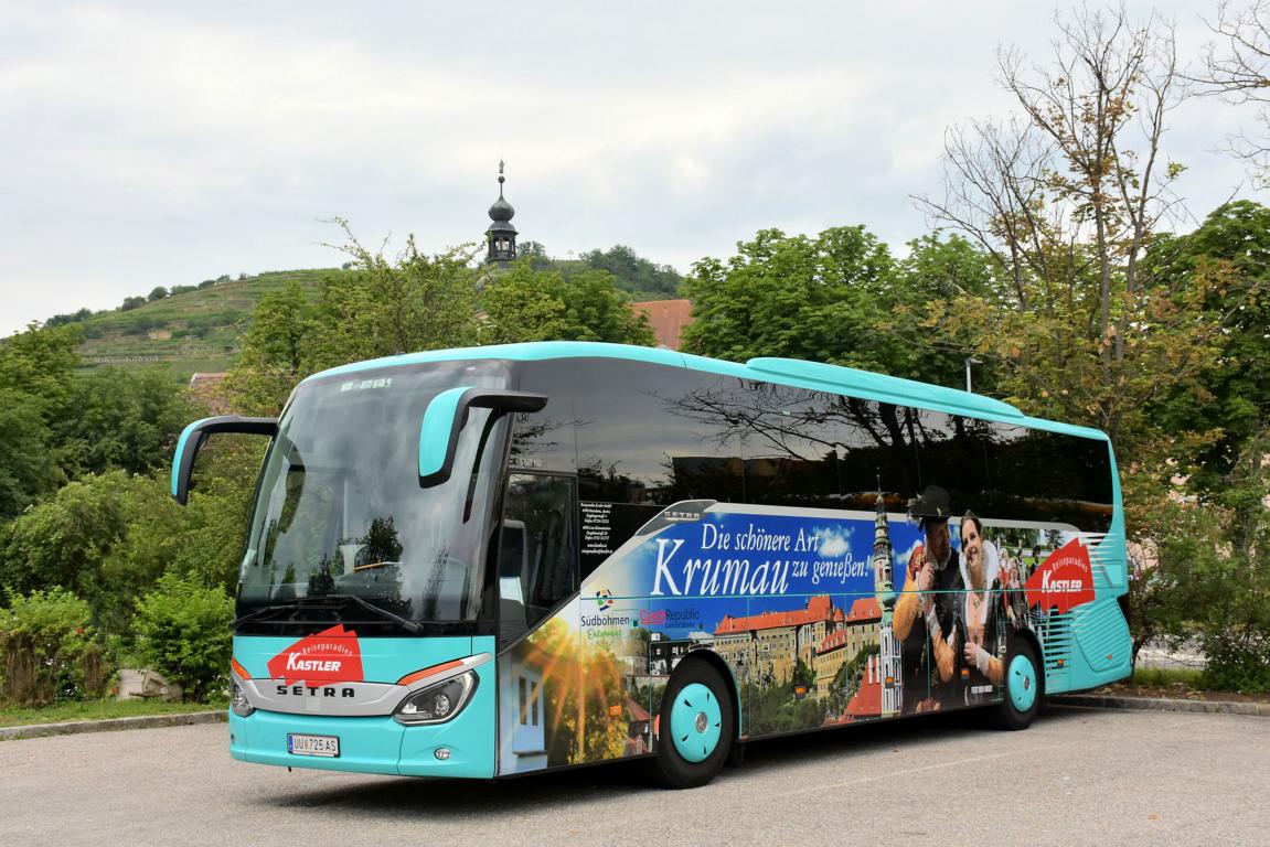 Setra S 515 HD vom Reiseparadies KASTLER aus Obersterreich 2018 in Krems gesehen.