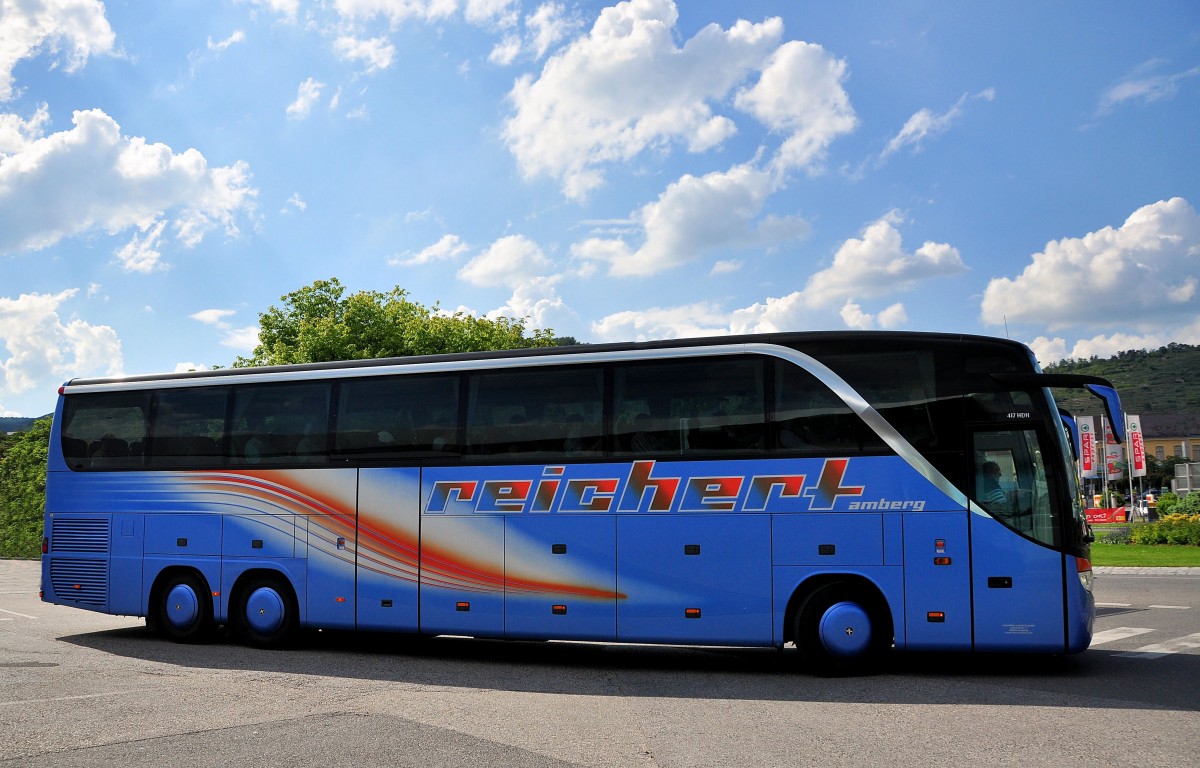 SETRA S417 HDH von REICHERT aus der BRD am 29.5.2013 in Krems an der Donau.