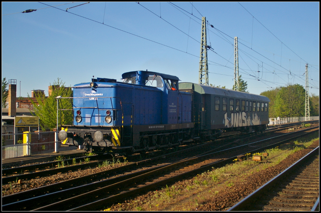 SKL Lok III / 345 137-4 mit Überführung in Magdeburg Neustadt, 10.05.2015