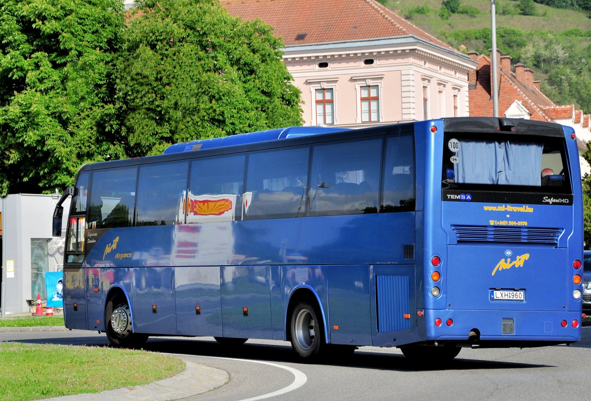 Temsa Safari HD Stainless aus Ungarn am 24.Mai 2014 in Krems unterwegs.