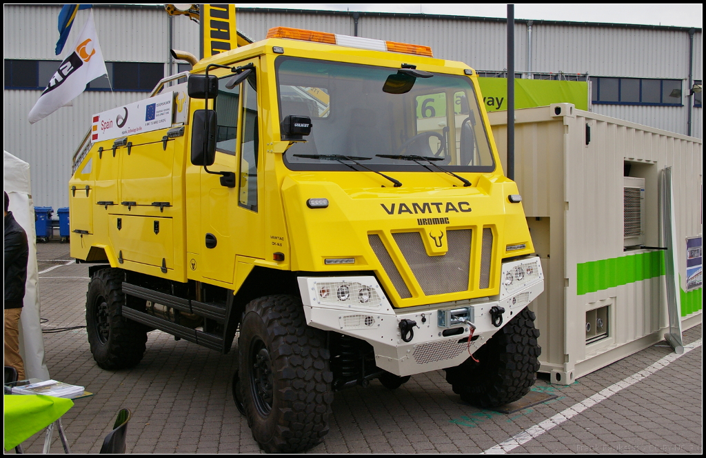 UROMAC VAMTAC CK-9.5 ist ein Zweiwege-Materialfahrzeug des spanischen Herstellers MAQUINARIA DEL EO, S.A. - UROMAC. Das Fahrzeug war whrend der InnoTrans 2014 in Berlin ausgestellt.
<p>
Webseite Unternehmen (english): http://www.uromac.com/en/home/
