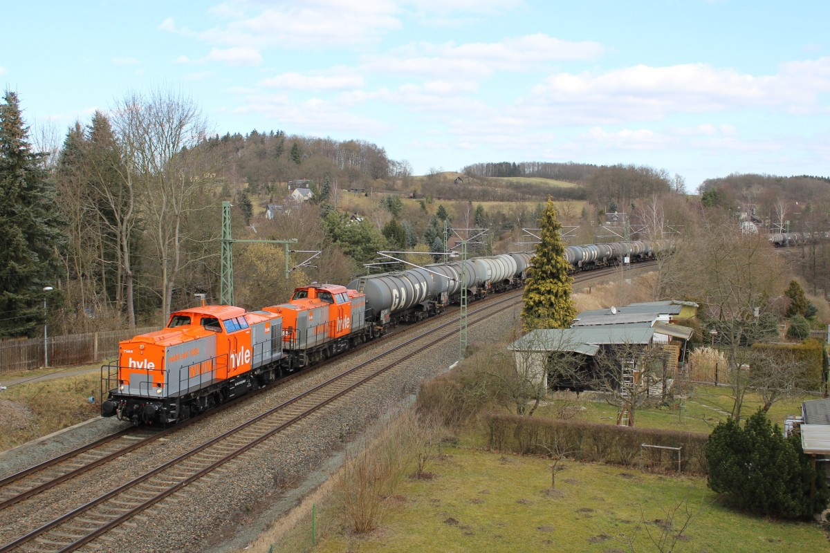 V 160.9 (92 80 1203 141-7 D-HVLE) und V 160.8 (92 80 1203 161-8 D-HVLE) zogen am 23.02.14 einen Kesselzug durch das Vogtland ,hier zusehen in Jößnitz. 