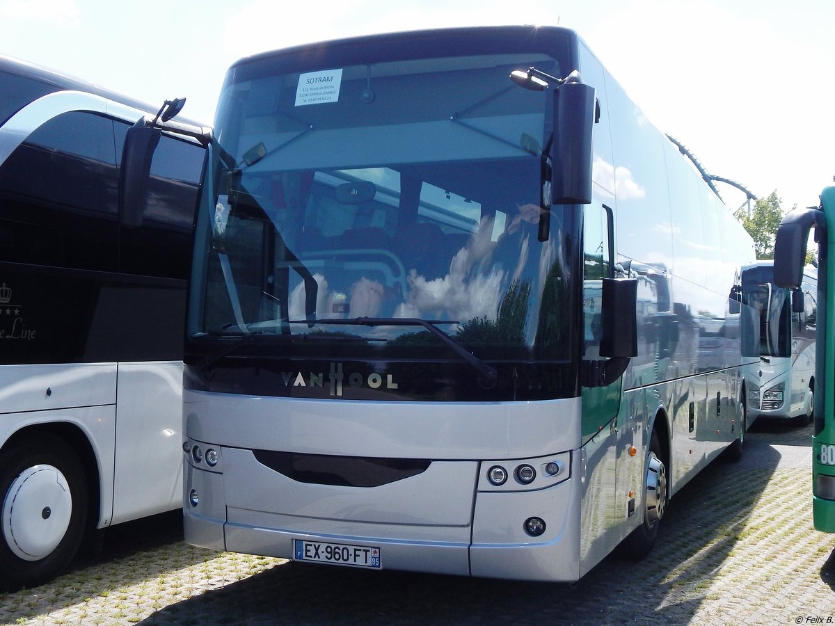 Van Hool EX15 von Sotram aus Frankreich am Europapark Rust.