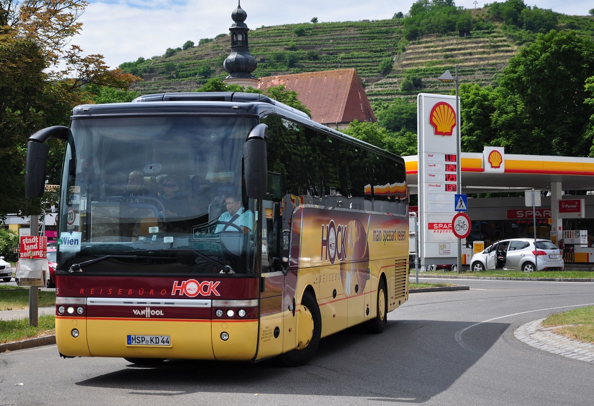 Van Hool T915 Alicron von Hock Reisen aus der BRD im Juni 2015 in Krems.