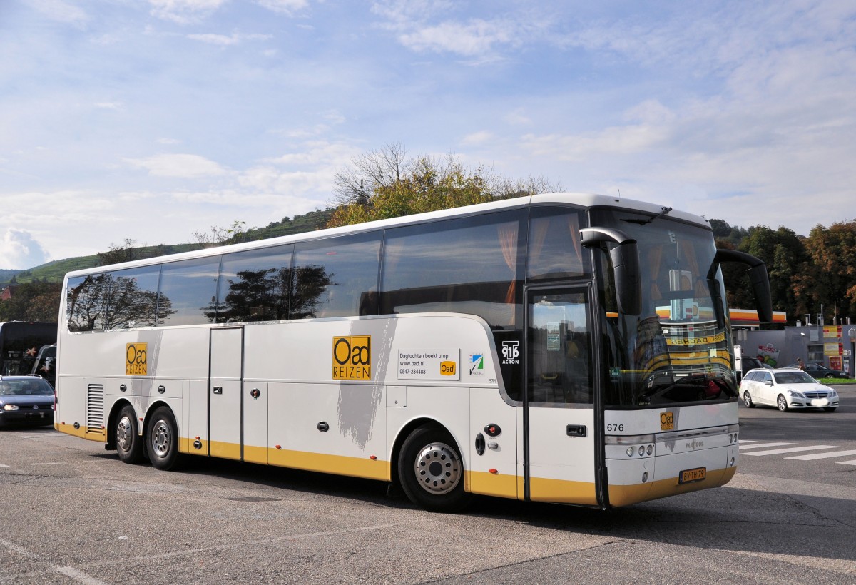 Van Hool T916 Acron von Oad Reisen.nl am 20.9.2014 in Krems.