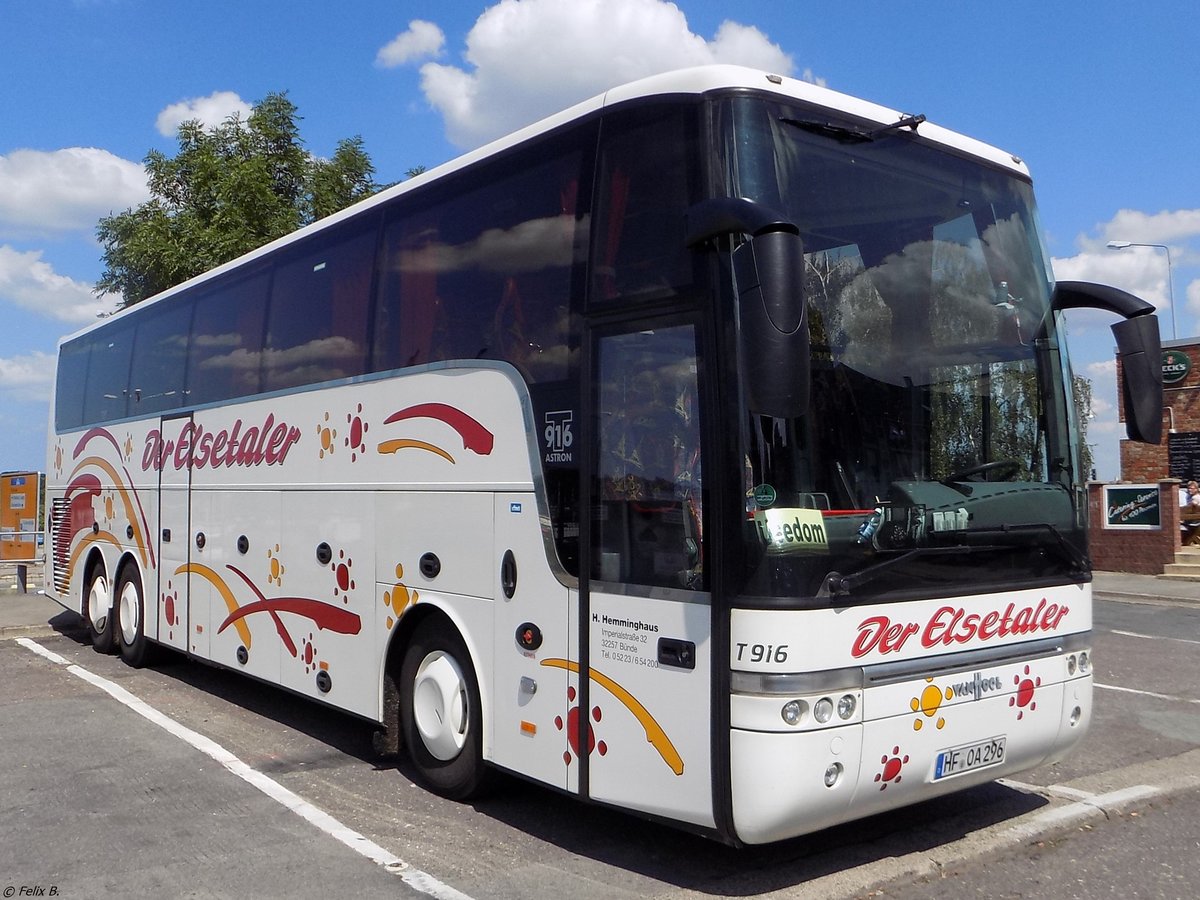 Van Hool T916 von Der Elsetaler aus Deutschland in Rostock. 