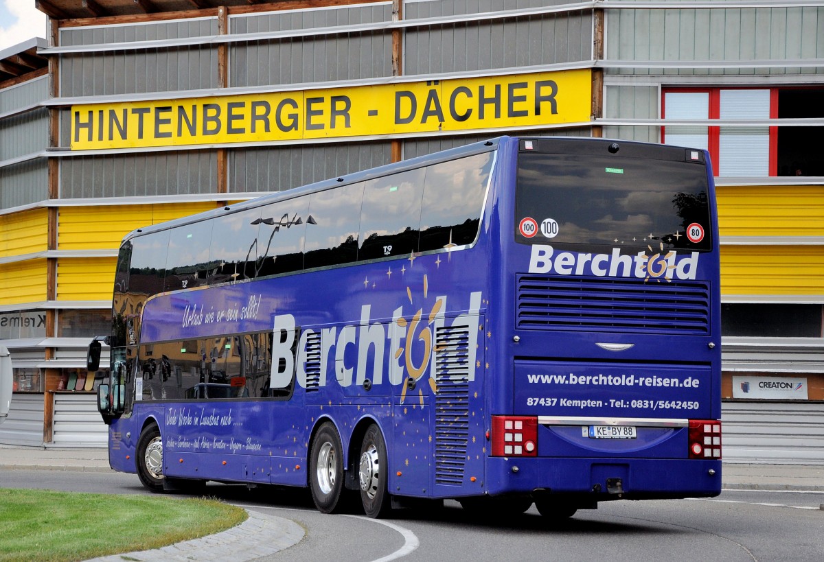 Van Hool TD927 Astromega von BERCHTOLD / BRD am 0.7.2013 in Krems gesehen.