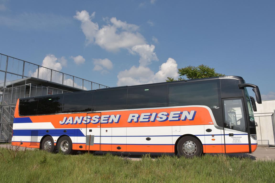 Van Hool TX 17 acron von Janssen Reisen aus der BRD im Mai 2019 in Krems.