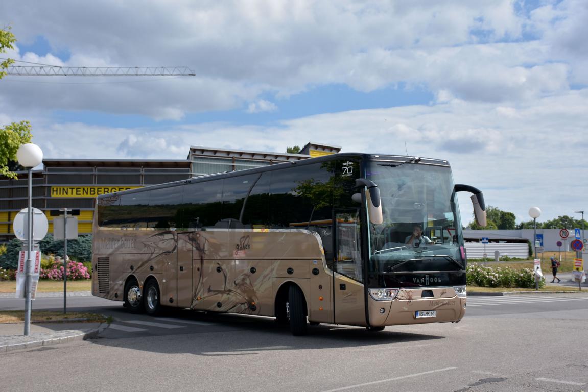 Van Hool TX vom Reisedienst Meidenbauer 06/2017 in Krems.