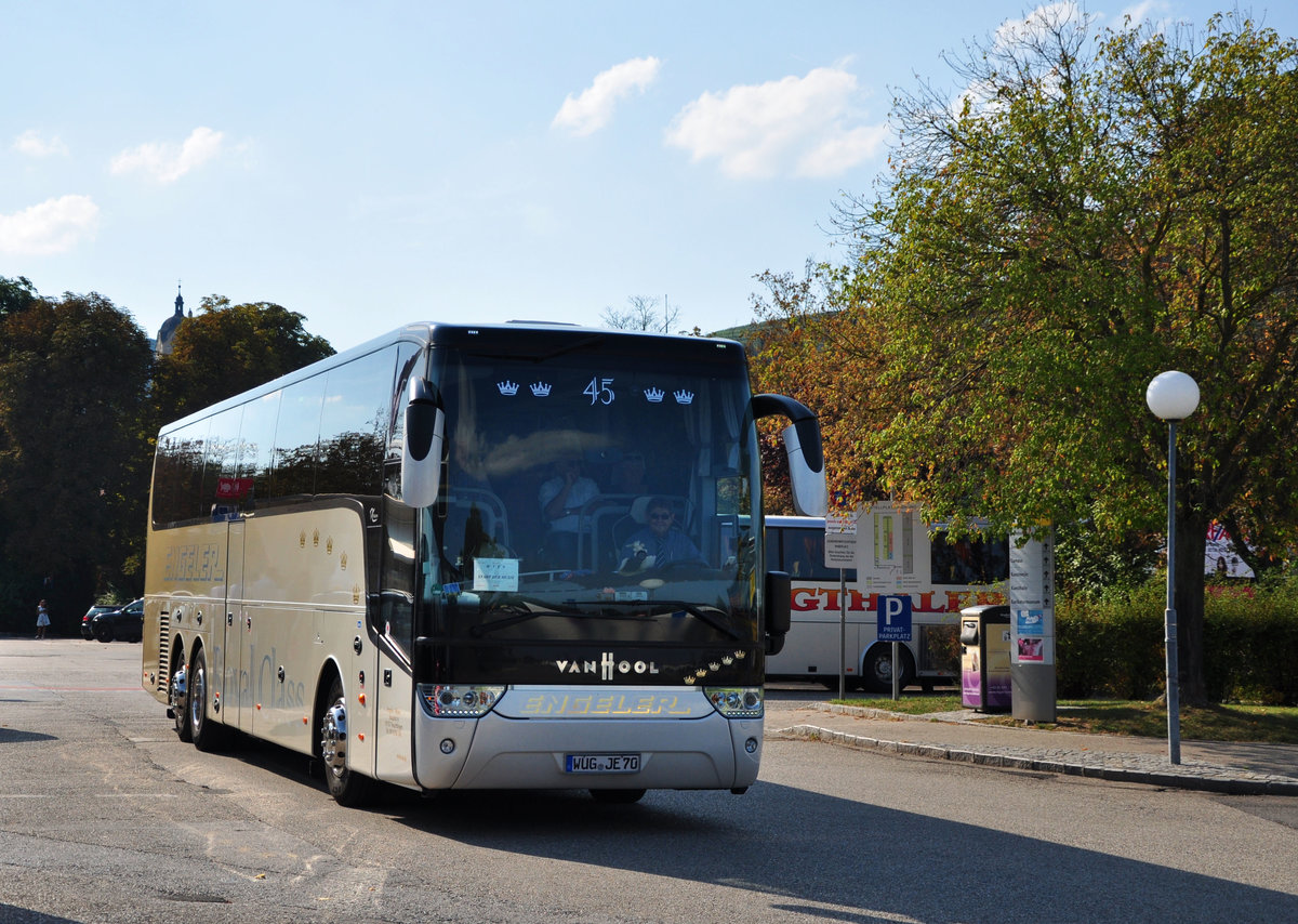 Van Hool TX16 acron von ENGELER Reisen aus der BRD in Krems gesehen.