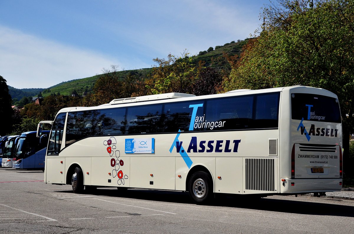 VDL Berkhof Volvo B9R von V. Asselt aus den NL in Krems gesehen.