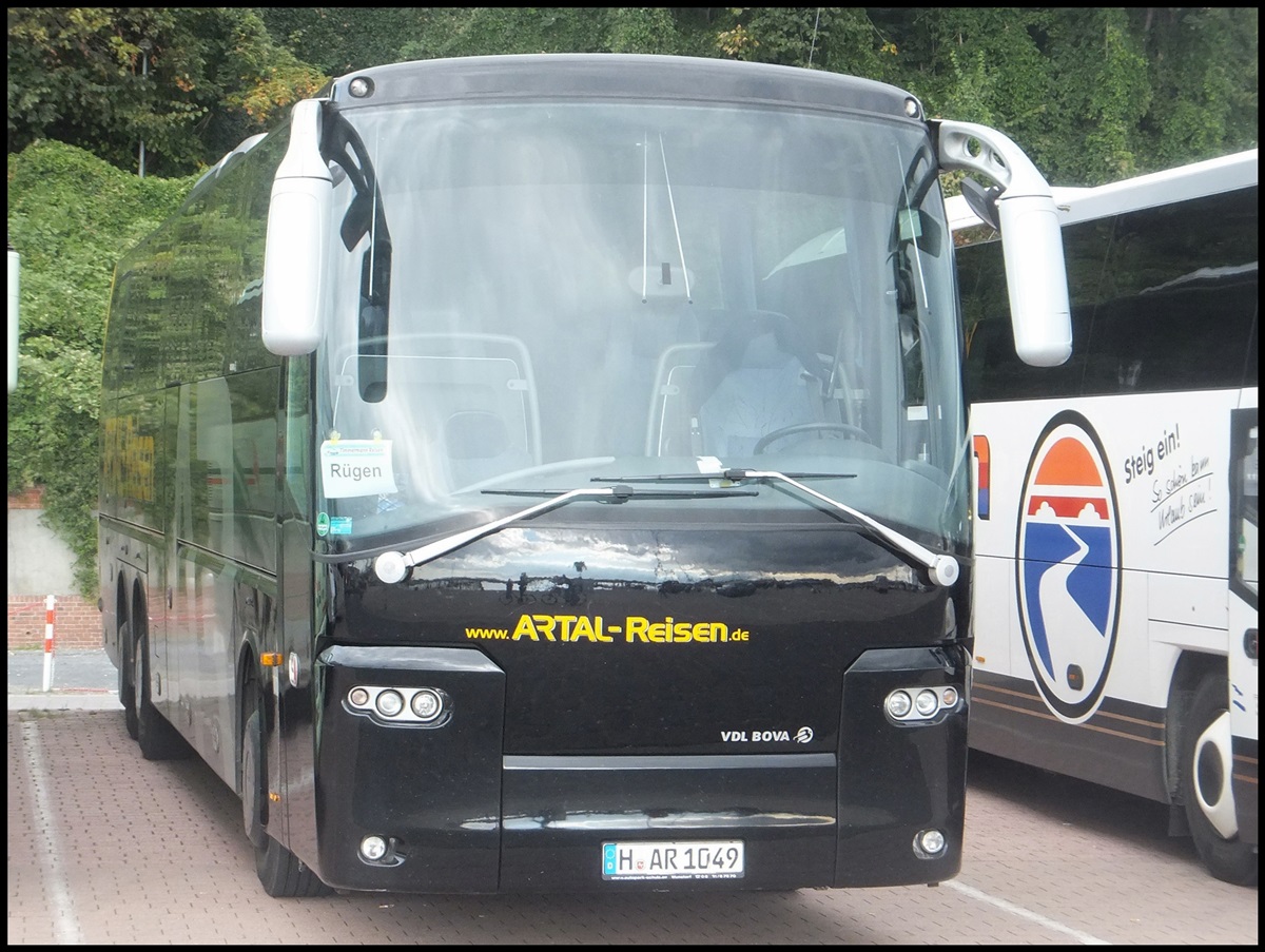 VDL Bova Magiq von Artal-Reisen aus Deutschland im Stadthafen Sassnitz.