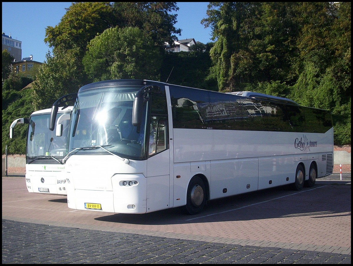 VDL Bova Magiq von Gebo-Tours aus den Niederlanden im Stadthafen Sassnitz.