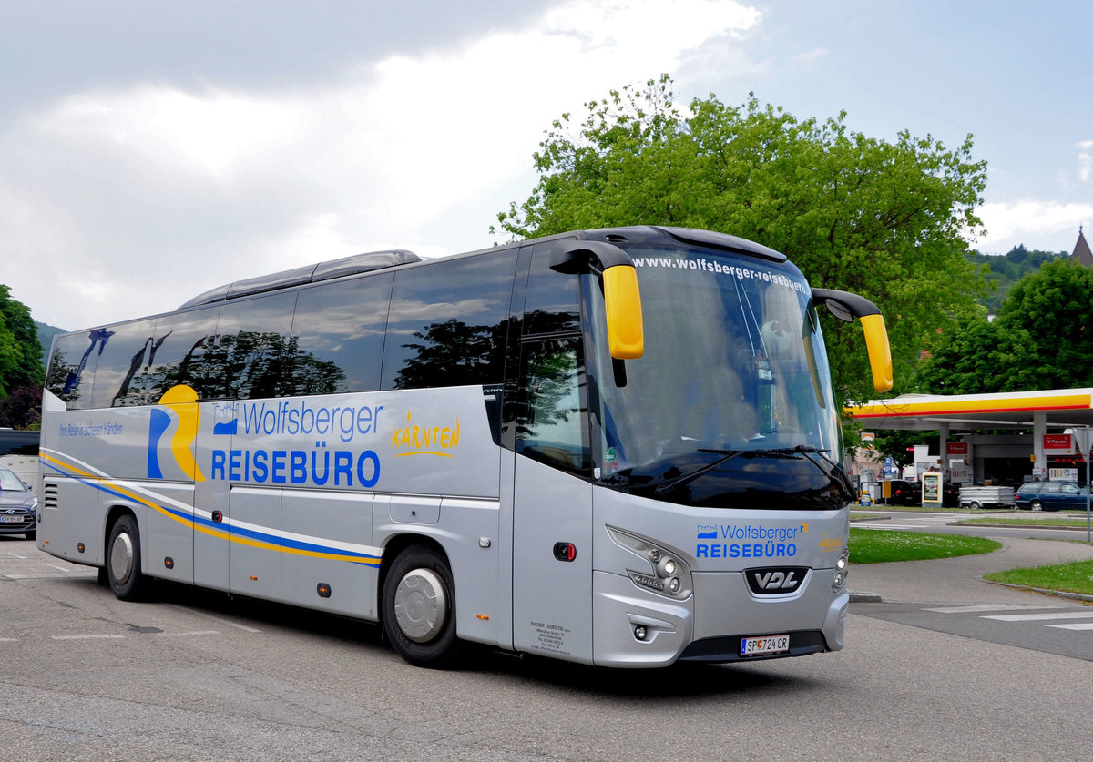 VDL Futura von der Bacher Touristik-Wolfsberger Reisebro aus Krnten/sterreich in Krems gesehen.