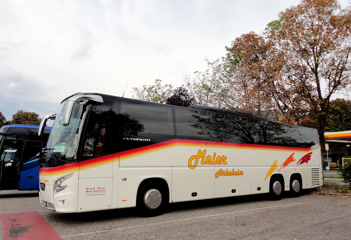 VDL Futura von Birseck Reisen aus der CH in Krems gesehen.