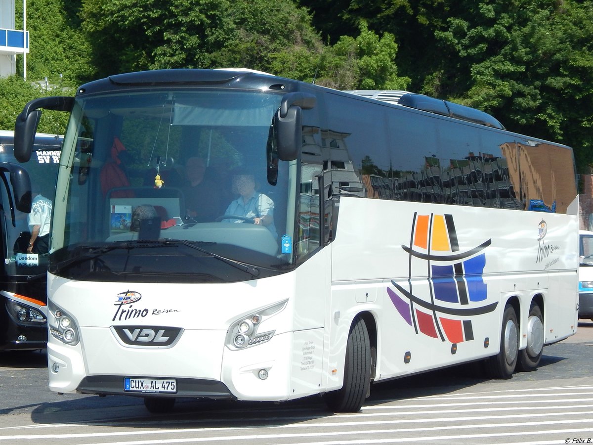 VDL Futura von Primo Reisen aus Deutschland im Stadthafen Sassnitz. 