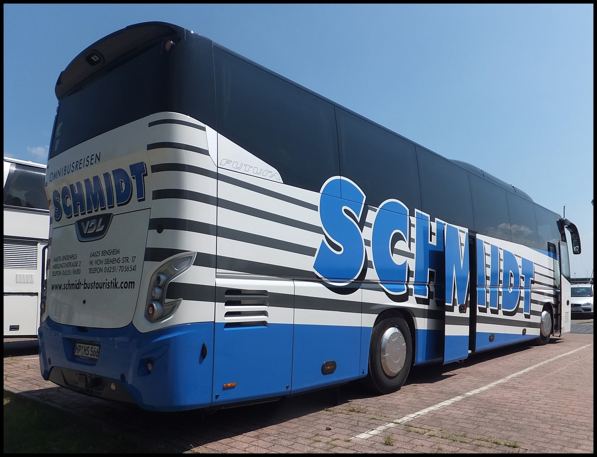 VDL Futura von Schmidt aus Deutschland im Stadthafen Sassnitz.