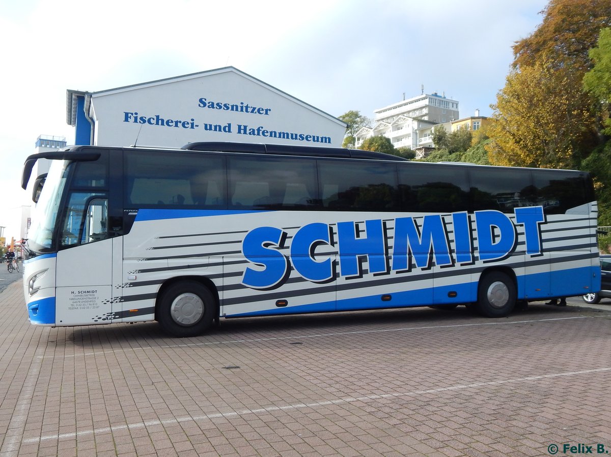 VDL Futura von Schmidt aus Deutschland im Stadthafen Sassnitz. 